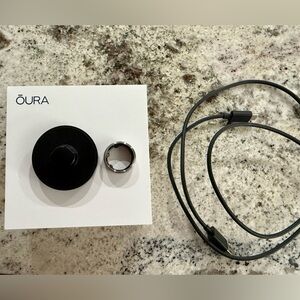 OURA RING GEN 3 TITANIUM SIZE 8